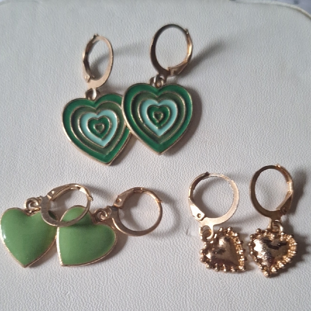 Chic Gold and Green Heart Earrings Trio
